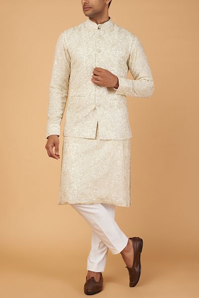 Ivory floral embroidered bandi set