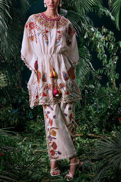 Ivory floral embroidery kaftan