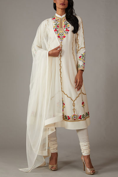 Ivory floral embroidery kurta set