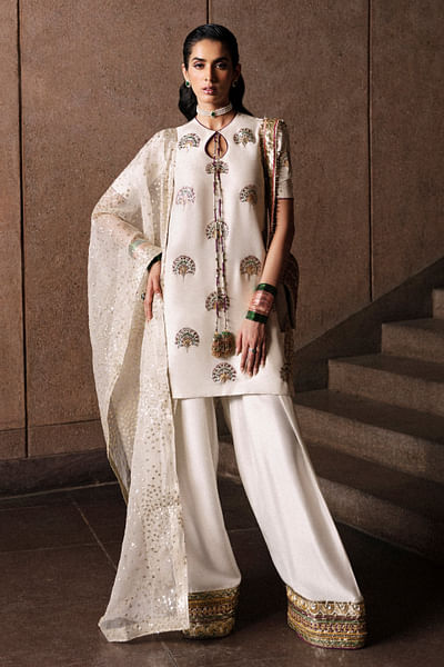Ivory thread embroidered kurta set