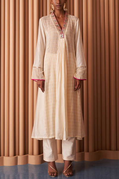 Ivory zari detail kurta set