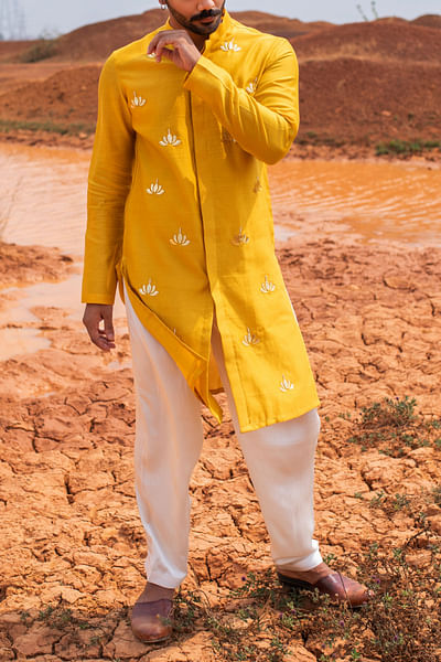 Marigold lotus motif embroidery front-open kurta set