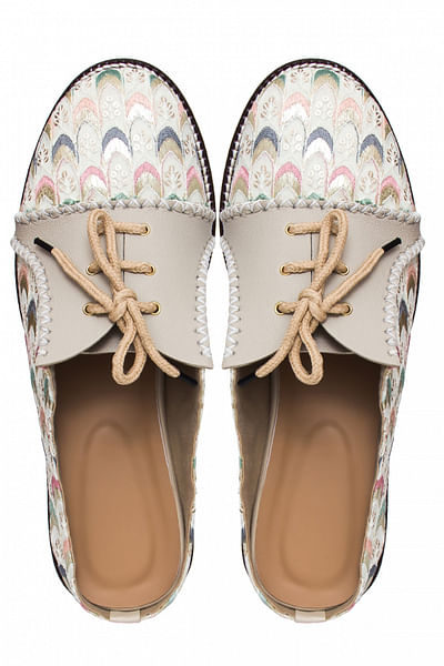 Multicolour scallop embroidery loafers