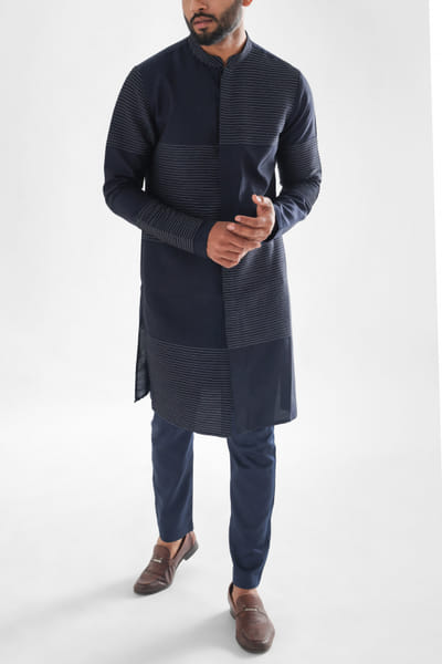 Paarsh Atelier Navy blue checkered pintuck and stitch line detailed kurta set PATJUN23D101