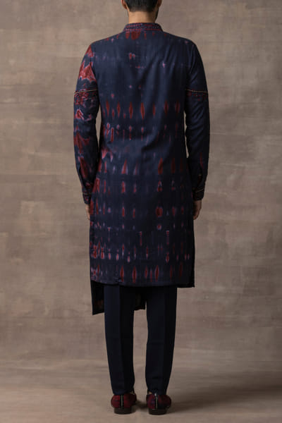 Sarab Khanijou Navy blue thread detailed tie-dye kurta set SBKJUN23D213