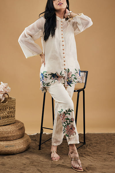 Off-white floral applique short kurta set
