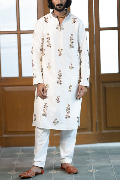 Off-white floral embroidered kurta set