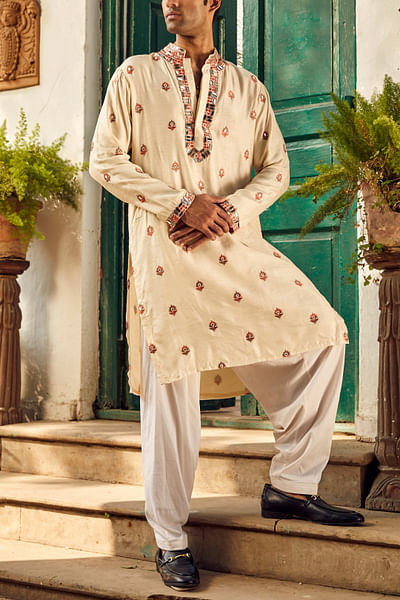 Off-white motif mirror work kurta set