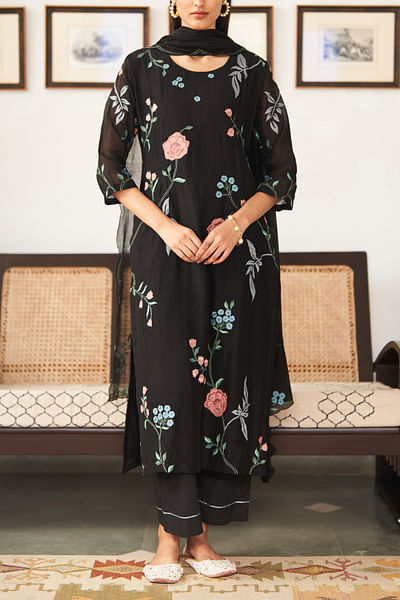Onyx floral applique embroidery kurta set