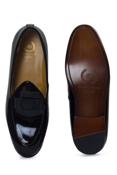 Modello Domani Patent black bow tie leather slip-ons MDONOV23LUX009