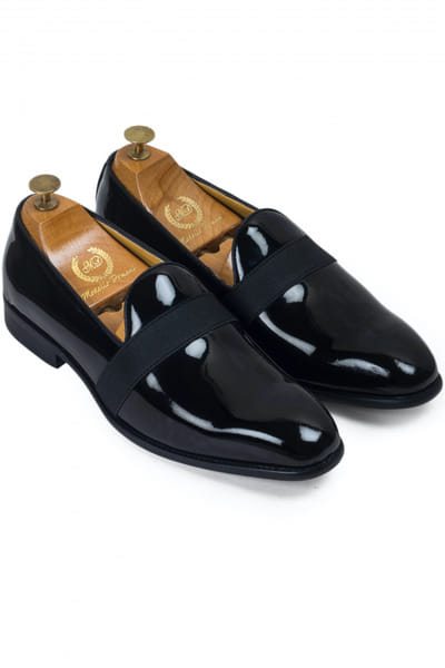 Modello Domani Patent black leather slip-ons MDONOV23LUX010