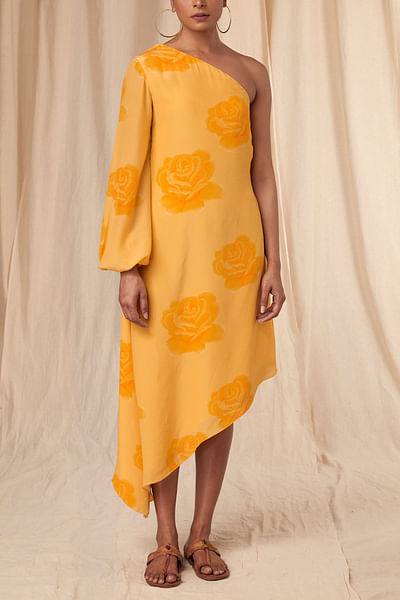 Pollen yellow rose printed one-shoulder kaftan dress