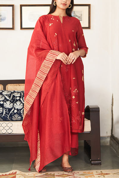 Poppy floral print and embroidery kurta set