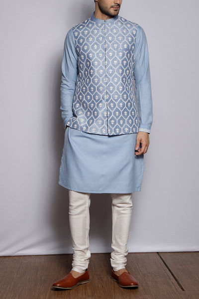 Powder blue ogee thread embroidery bandi set