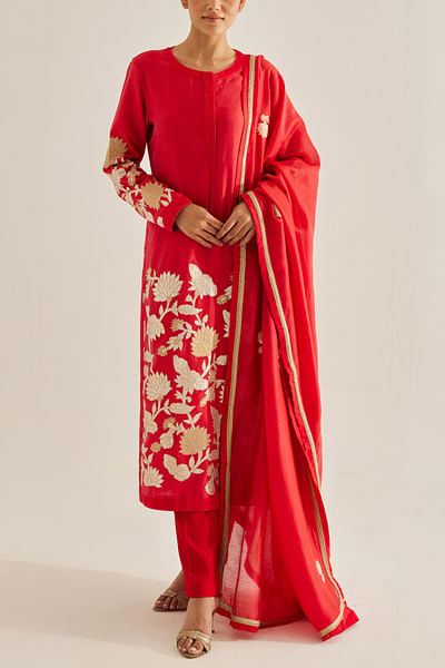 Red floral applique work kurta set
