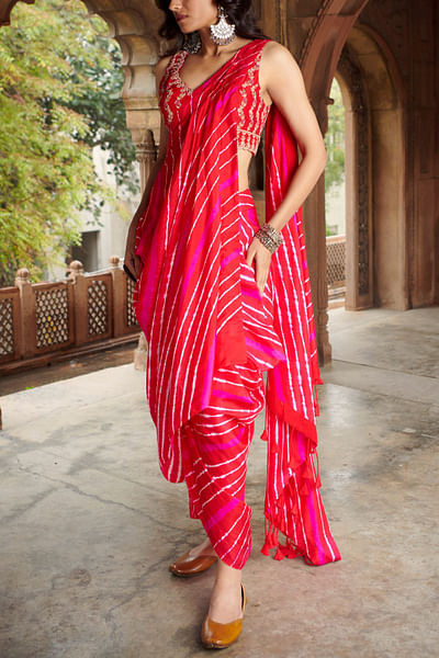 Red leheriya print draped sari set