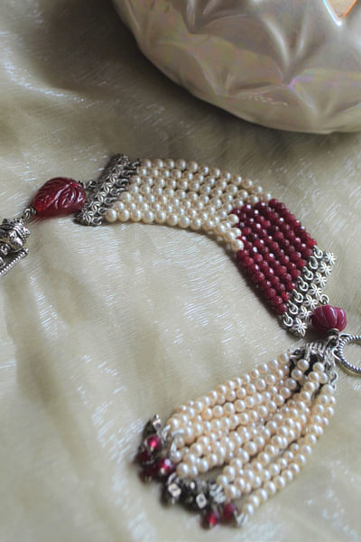 Red pearl and stone bracelet