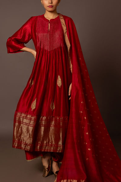 Red pintuck and embroidered kurta set