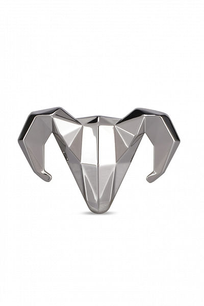Silver ram horn shape alloy brooch