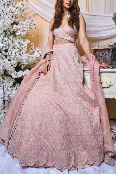 Varun Chakkilam Tea rose pink embroidered lehenga set VACNOV2338