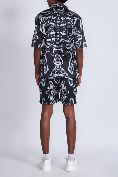 Advait White and black printed shorts AVTJAN24D119