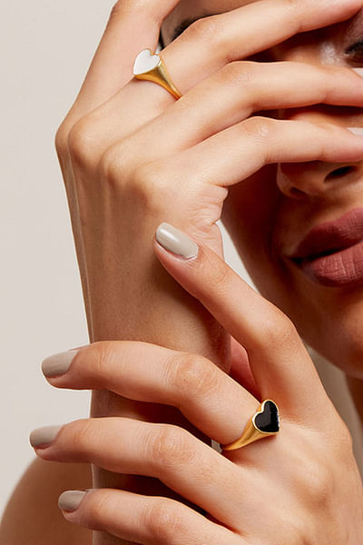 White and gold heart enamelled adjustable ring