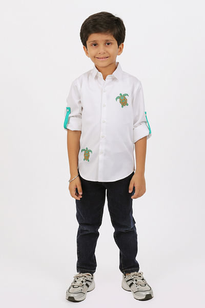 White baby turtle embroidery shirt
