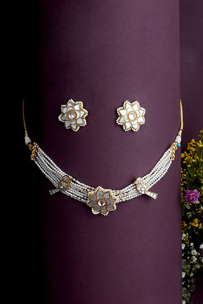 White bird and floral jadau pearl choker set