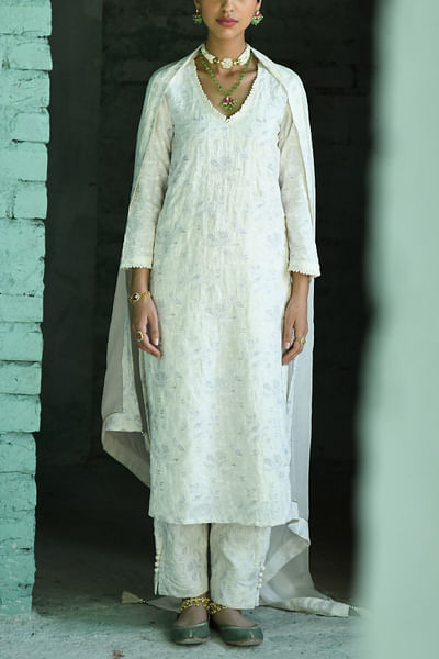 White floral embroidery kurta set