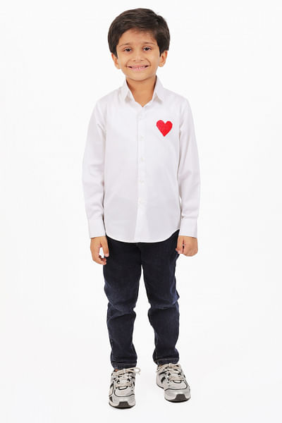 White heart embroidery shirt