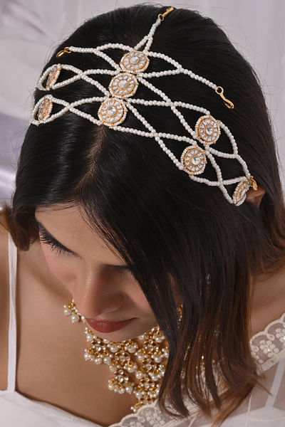 White jadau kundan headgear