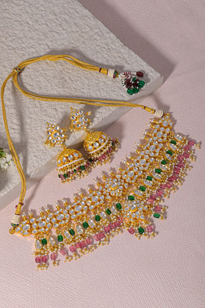 White kundan and pearl embellished choker set