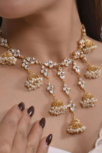White kundan and pearl necklace