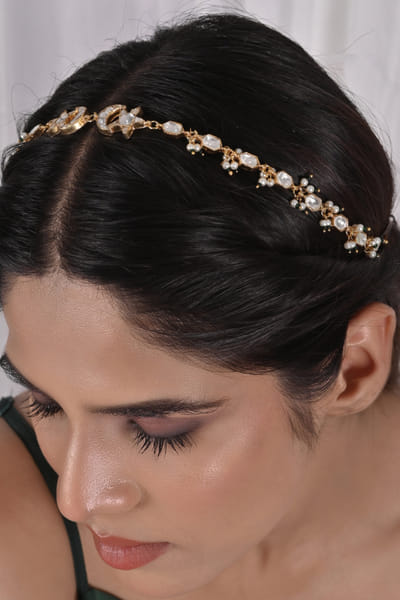 White kundan headgear