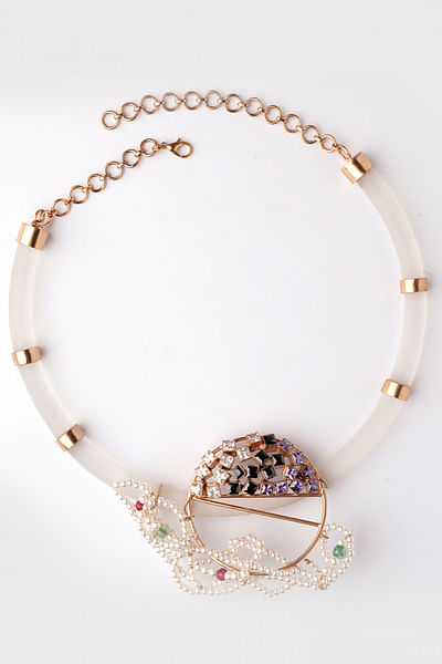 White pearl acrylic kanthi necklace