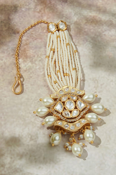 White pearl embellished maang tikka