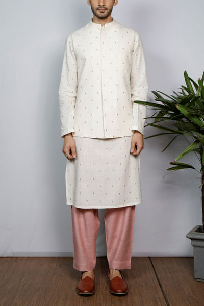 White thread embroidery bandi set