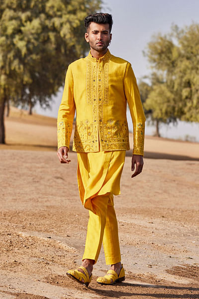 Yellow floral thread embroidery bandi set