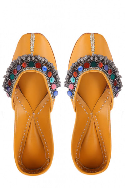 Yellow ghungroo embellished juttis