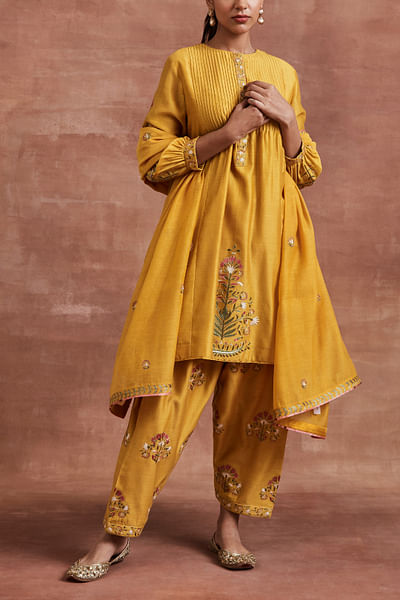 Yellow silk thread and zari embroidery kurta set