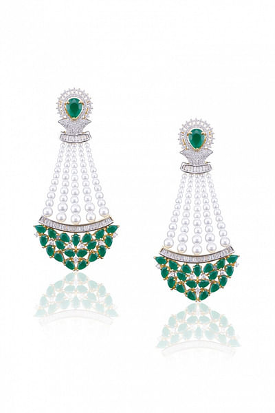 Emerald and pearl passa earrings