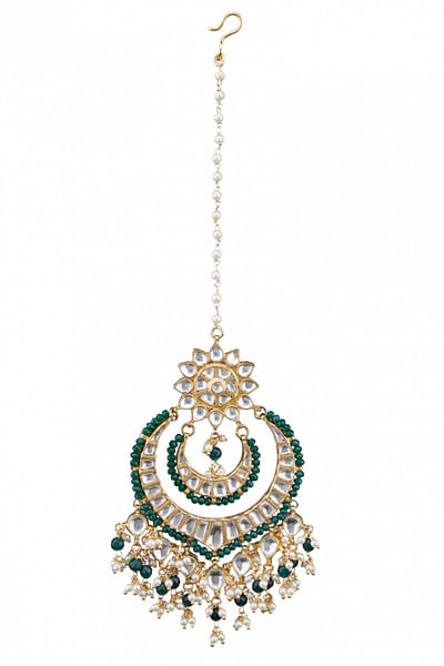 Kundan crescent shaped maang tikka