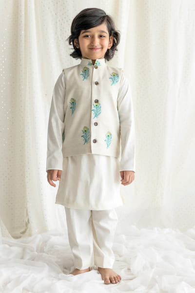 Chotibuti Off-white peacock embroidered jacket set CHOTJUN26D147479