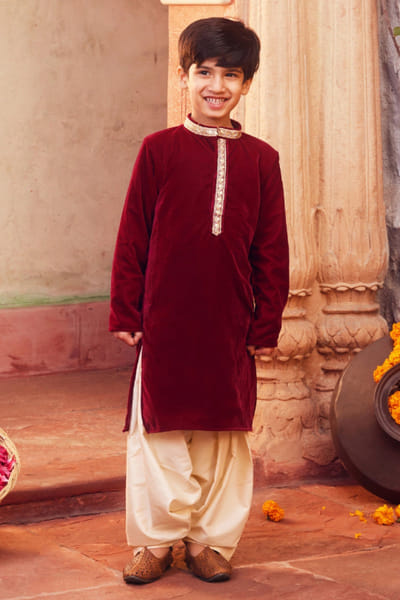 Chotibuti Maroon-ivory velvet kurta set CHOTJUN26D147355