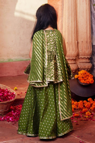 Chotibuti Green gold brocade banarasi peplum kurta set CHOTJUN26D147339