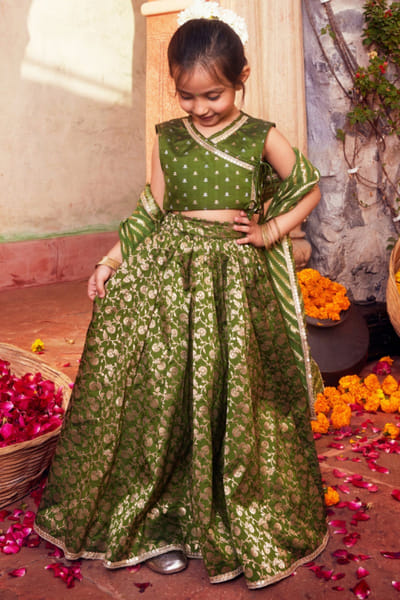 Chotibuti Green brocade banarasi lehenga set CHOTJUN26D147345