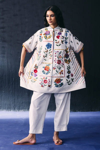 Bo tree White floral thread embroidered kurta set BOTRJUL26D149073