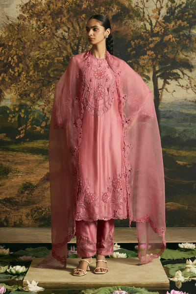 Chandrima Pink cutwork dupatta CHANAUG26D251323