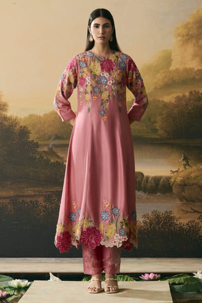 Chandrima Pink thread embroidered kurta set CHANAUG26D151311