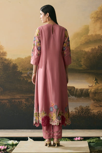 Chandrima Pink thread embroidered kurta set CHANAUG26D151311